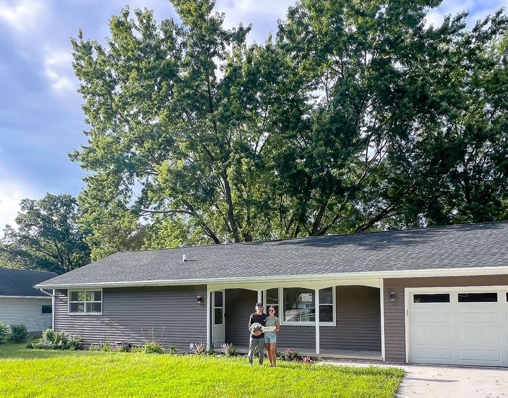 214 Pauquette Dr, Poynette, WI 53955