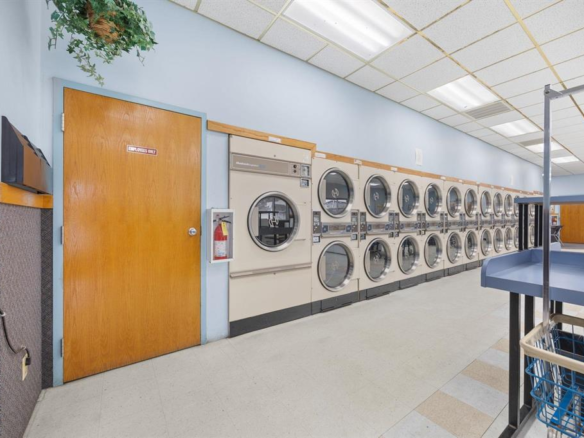 Fort Quick Cleaners & Laundry 
