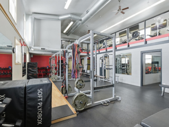 32_lower_level_power_racks_mezzanine_view